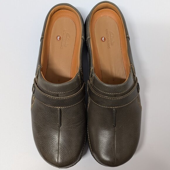 Clarks Unstructured Un Loop Ease Casual Mules in Dark Olive Leather - Picture 10 of 16